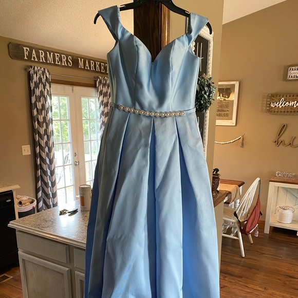 Clarisse Dresses & Skirts - OFFERS! Cinderella Style Prom Dress
